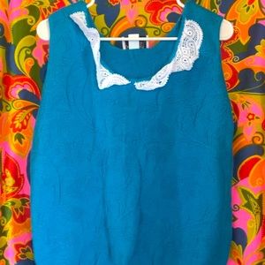 Beautiful colored, laced collard sweatshirt, shortsleeved shirt !